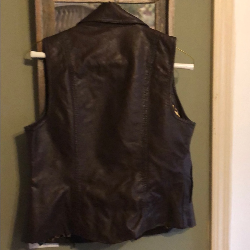 Vest - Picture 2 of 4